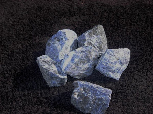 Sodalite Rock Samples - dinosaursrocksuperstore